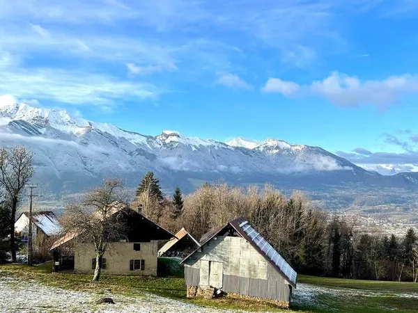 BONVILLARD (73) - GRANGE + MAISON - TERRAIN 2637m2