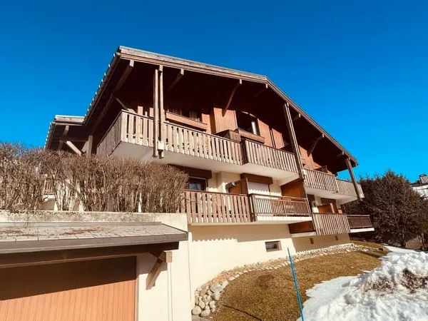 Jaillet, appartement 2 pièces + mezzanine à rénover 