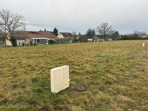 Tres beau terrain constructible 663 M2 