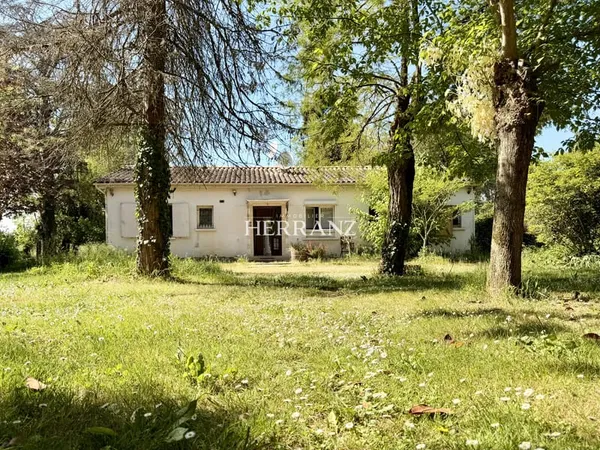 Maison familiale de 5 pièces avec grand terrain à Saint-Deni