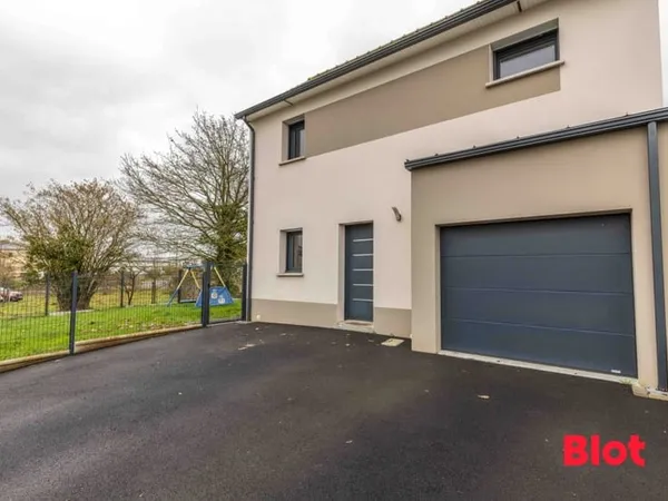 A VENDRE EN EXCLUSIVITE CHEZ BLOT IMMOBILIER - ERCE PRES LIFFRE -MAISON 3 CHAMBRES - JARDIN CLOS 