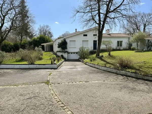 VERGEROUX - A RENOVER 