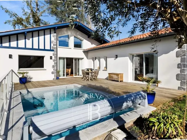 VILLEFRANQUE, MAISON AVEC PISCINE 