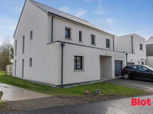 A VENDRE chez BLOT à LE RHEU Maison 5 chambres de 2023 168m2 sur 334m2 de terrain Garage Expo Sud 