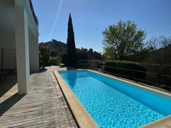 Vence - Une demeure d'exception à ossature bois, offrant lu