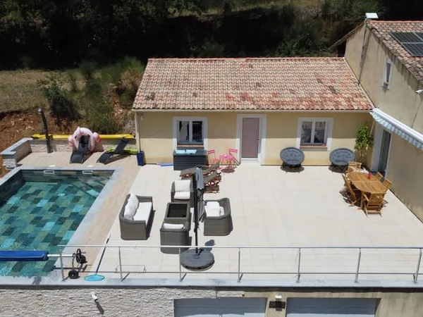 EVENOS, LE BROUSSAN, VILLA T6 AVEC PISCINE ET VILLA T2 SUR 7 