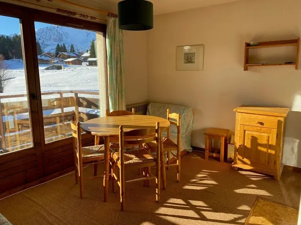 STUDIO - CABINE AVEC PARKING COUVERT 