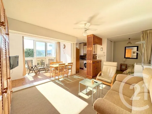 Studio 1 pièce 29 m²