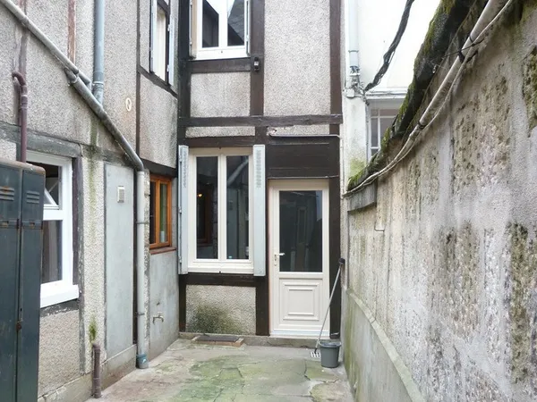 A VENDRE Maison avec cour à Bourges - 62 m2, 3 pièces - Inve