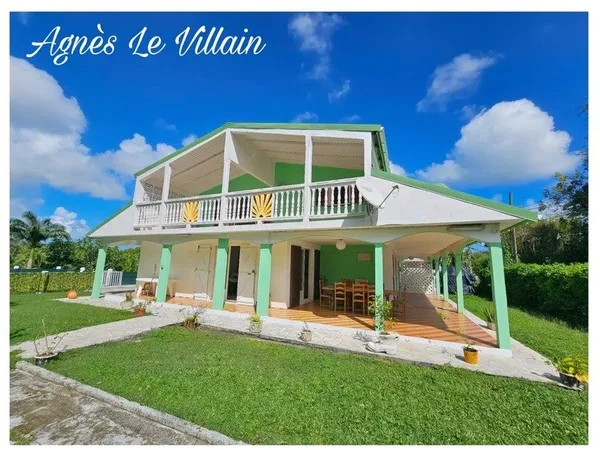 Villa 3 Logements avec Piscine à Saint Protais
