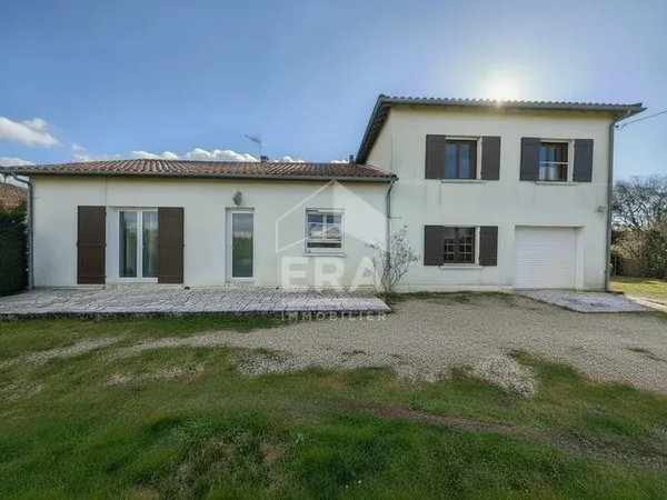 Maison à vendre spacieuse à Montpon-Ménestérol - 4 chambres et jardin 