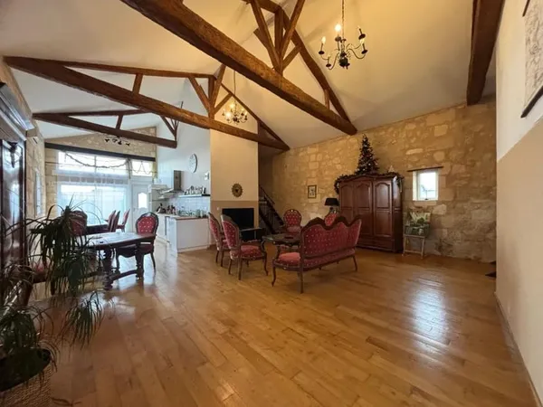 Maison de 20 pièces de 500 m² à Ambarès-et-Lagrave 