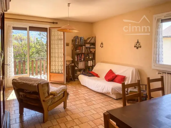 Appartement T4 de 98m² - Balcon et loggia - cave - vue