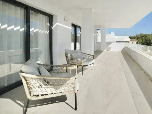 Carré d'Or - Spacieux type 5 traversant lumineux et ses 60 mètres carrés de terrasses 