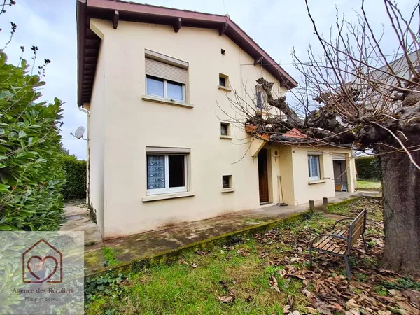 Maison de ville avec jardin et garage 