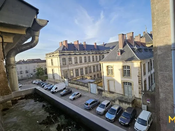 VASTE APPARTEMENT AVEC 4 CHAMBRES 