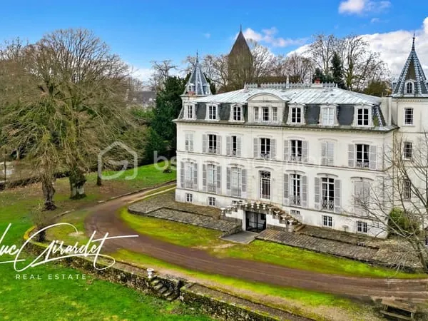 Château d'exception époque Napoléon III à réinventer avec parc et dépendances (Proche de Coulommiers