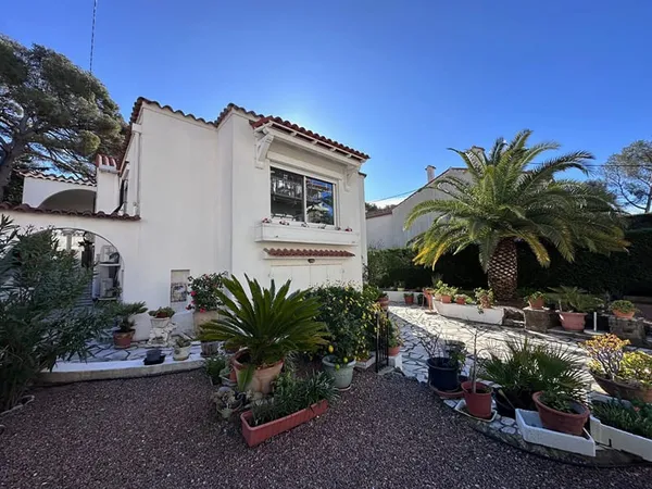 Maison Saint Raphael 5 pièce(s) 111 m2 