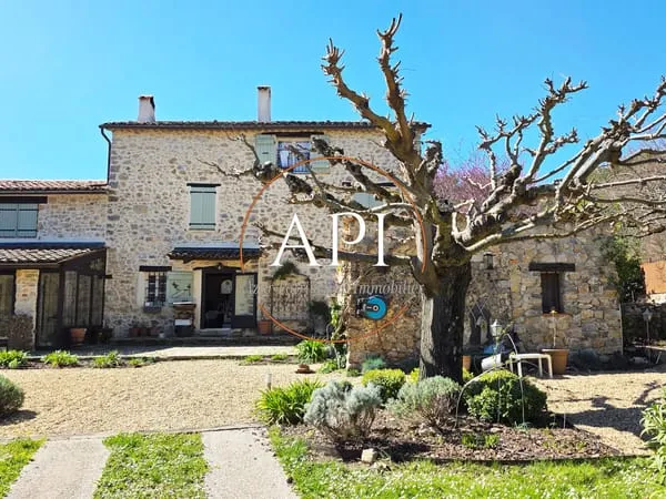 Bastide en pierre à FAYENCE