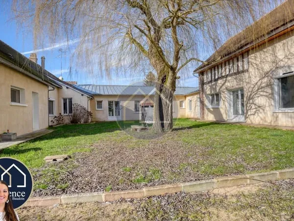 PROPRIÉTÉ D'EXCEPTION - MAISON PRINCIPALE DE 250 m² - DÉPENDANCES AMÉNAGÉES - TERRAIN 1 390 m²