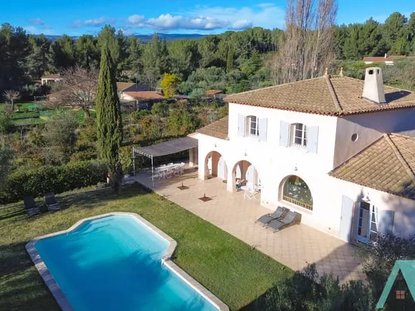 Propriété 5 pièces au Beausset sur terrain 1500m2