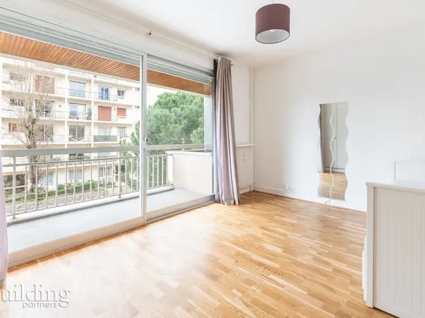 A vendre ? Neuilly-sur-Seine Madrid / Pierret ? Studio de 21,92 m² avec balcon de 5m² 