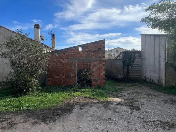 Terrain de 120 m² avec permis pour maison de 45 m² à Aubagne 