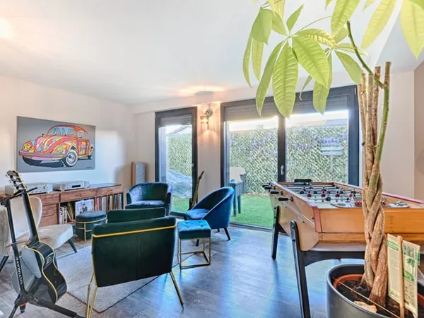 Elégante maison d'architecte contemporaine avec piscine chauffée ? Prestations haut de gamme ? Quart