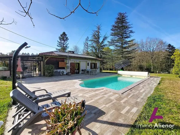 MAGESCQ - DEUX MAISONS - GRAND TERRAIN 