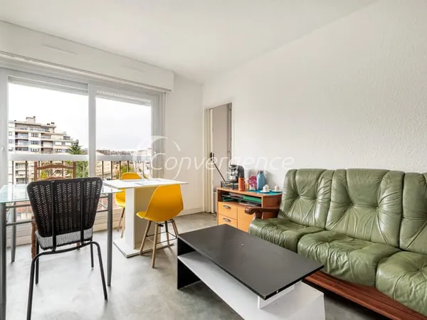 Studio, ascenseur, parking couvert quartier Baudin 