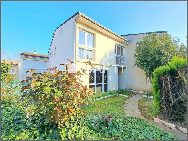 Un beau potentiel à personnaliser ! Maison 4 pièces jardin clos et garage.