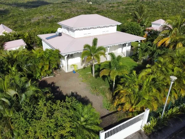 LE DIAMANT : Villa T5 avec piscine