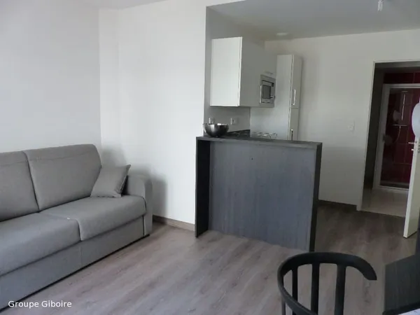 A LOUER - Agence GIBOIRE - Appartement T1 MEUBLE - RENNES CENTRE VILLE 