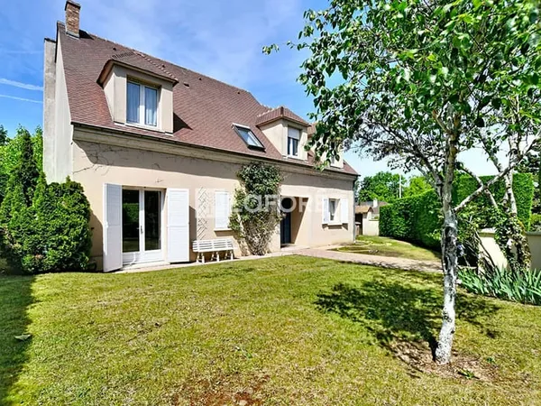Maison de caractère de 230 m² sur terrain de 952 m² ? La Celle-Saint-Cloud