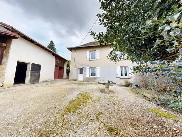 Maison et ses dépendances sur parcelle de 6000 m² 