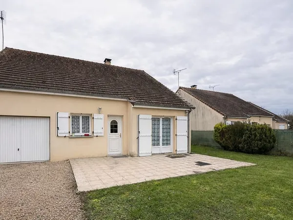 PAVILLON AVEC TERRAIN CLOS 