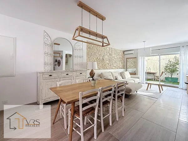 MAISON DE VILLAGE DE 124 M2 RENOVÉE EN 2024 AVEC PATIO 
