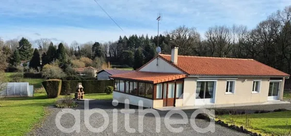Maison de plain pieds et terrain de 4718 m2 