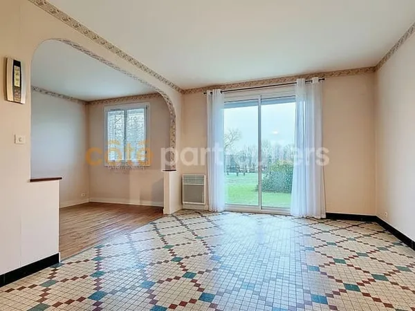 LA ROCHE-SUR-YON -- QUARTIER BELLE PLACE -- MAISON 4 PIECES -- 82 M2 -- JARDIN 