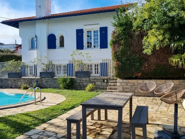 BELLE VILLA DE CARACTERE QUARTIER SAINT-LEON 