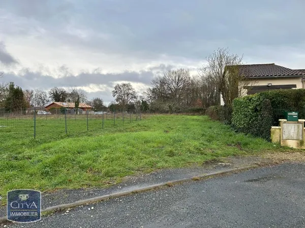Terrain 630 m² 