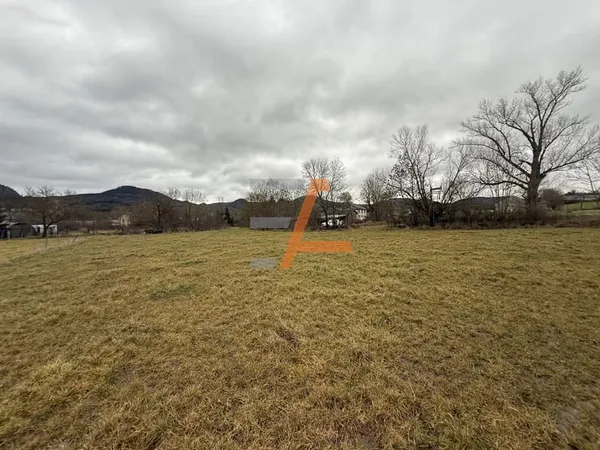 Terrain constructible 1 150 m2 Saint-Julien-Chapteuil