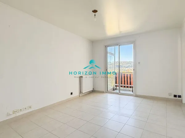 Superbe T3 lumineux avec vue dégagée, 3 balcons et cuisine éq 