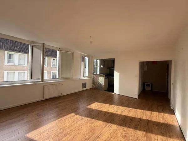 Grand T2 proche centre Saint Martial 