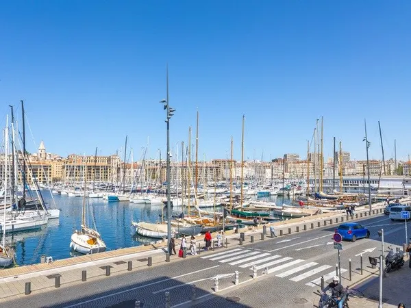 Vieux-Port Spacieux Type 4 avec splendide vue 
