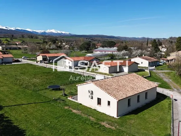 Maison récente de plain-pied avec vue Pyrénées + logement T2