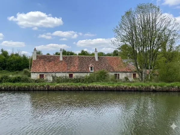 Paisible Ferme en bordure de canal (coté habitation)