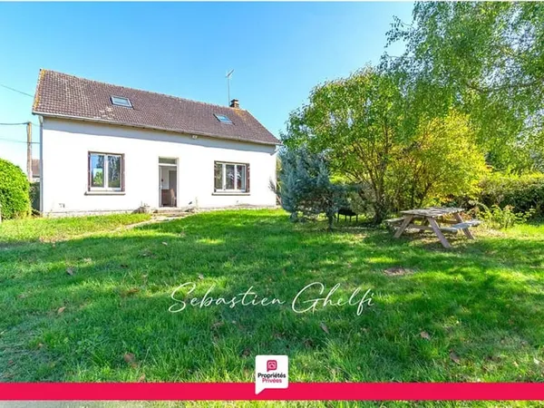 À la porte de Contres maison avec 4 chambres beau terrain de 730 m²