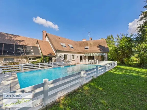 Superbe maison familiale 5 chambres avec piscine.