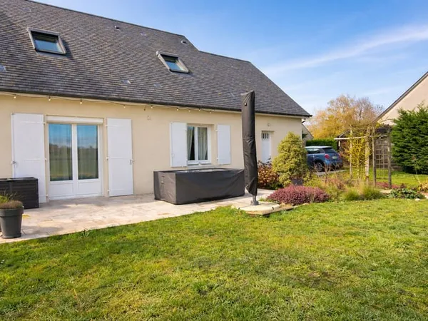 Joli pavillon avec 3 chambres + garage